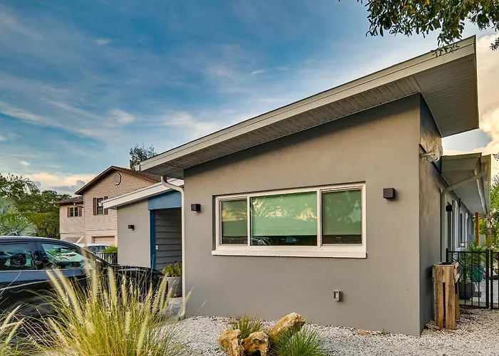Pet-Friendly Waterfront Home - 2 Mi To Beach!