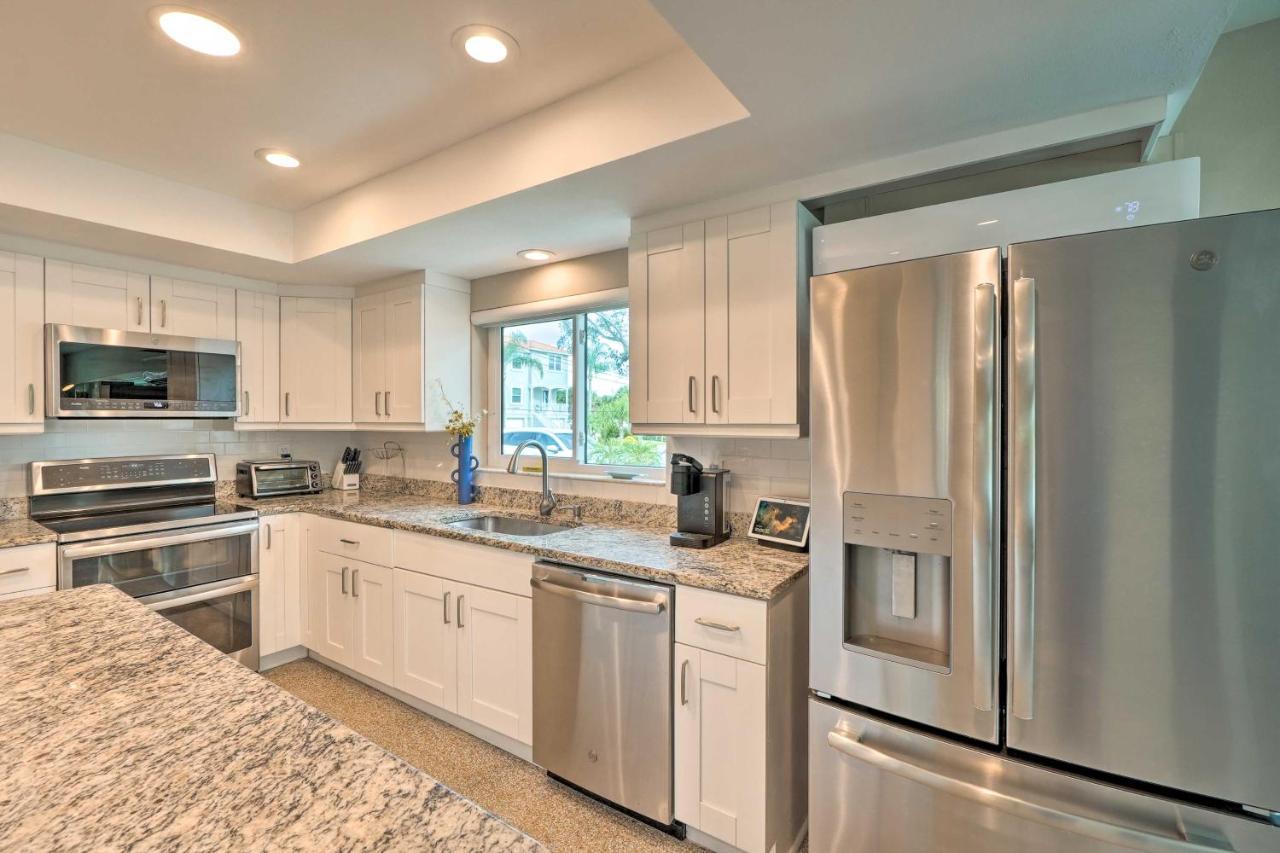 Pet-friendly Waterfront - 2 Mi To Beach! Holiday home