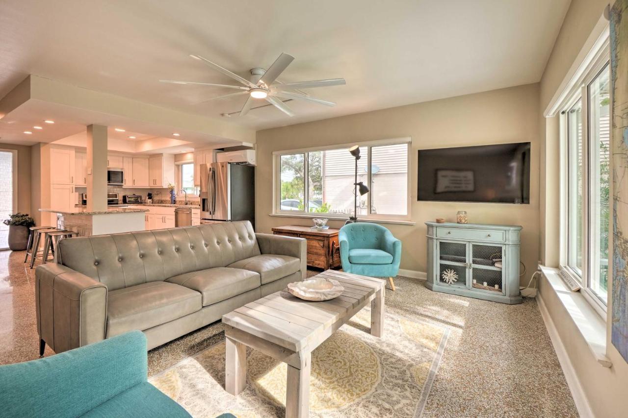 Pet-friendly Waterfront - 2 Mi To Beach! Holiday home Tarpon Springs