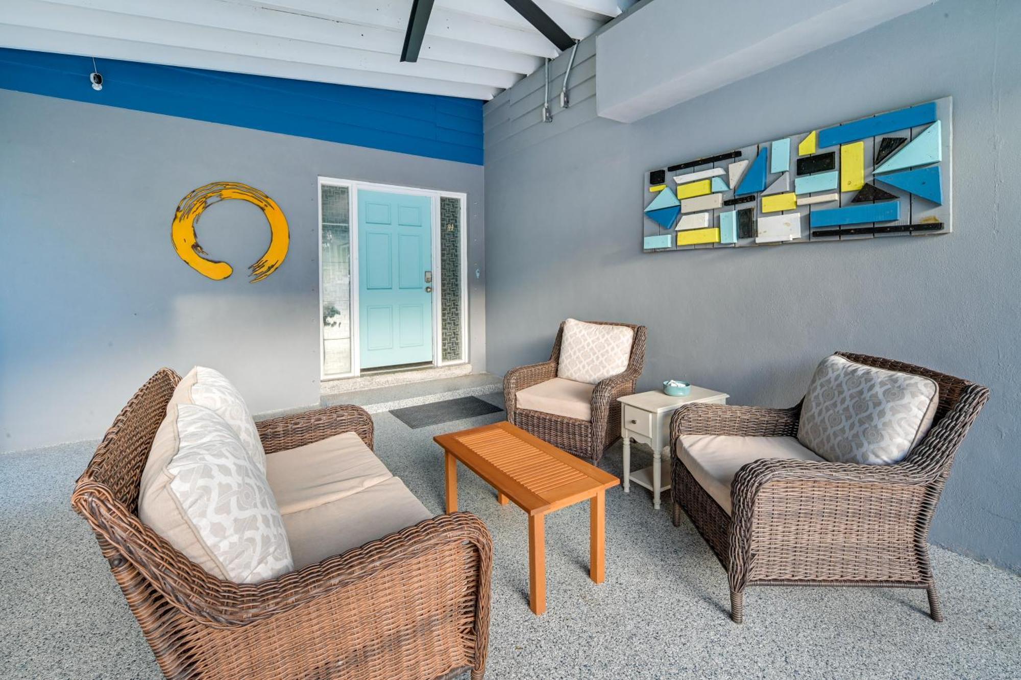 Holiday home Pet-friendly Waterfront - 2 Mi To Beach! *