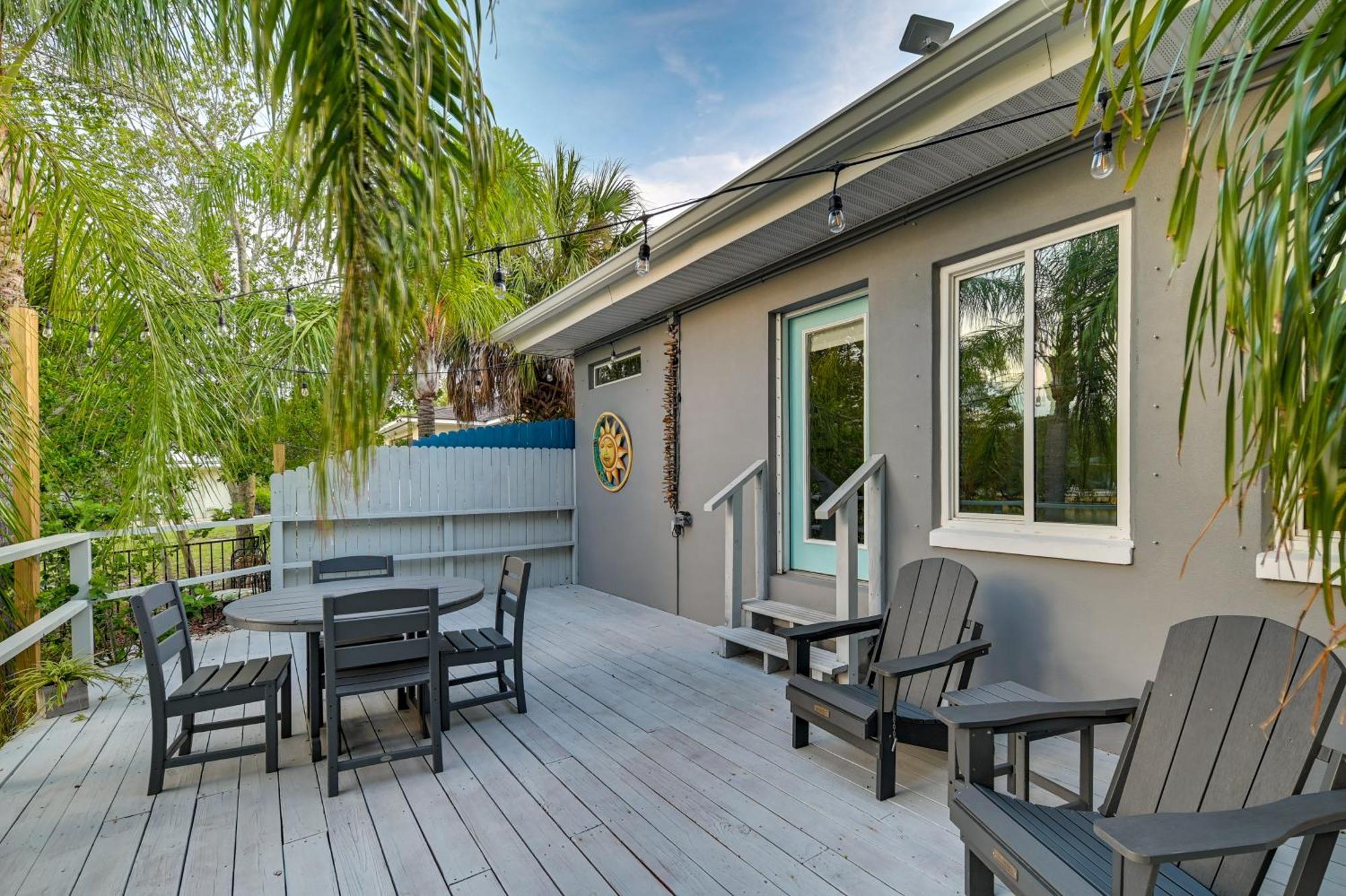 Pet-friendly Waterfront - 2 Mi To Beach! Holiday home *